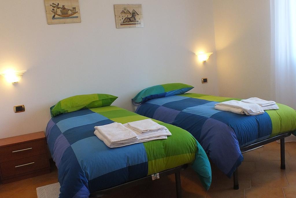 Acero Rosso Apartman Bellagio Szoba fotó